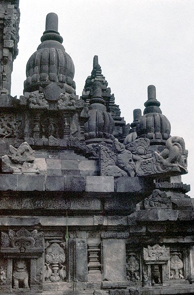 Hinduistyczna witynia w Prambanan (2)